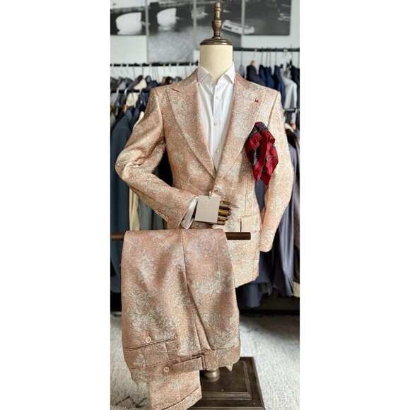 NWT INCREDIBLE One-of-a-Kind Coral Floral Peak Lapel Tom Ford Suit 38R US/48R IT - Picture 1 of 16